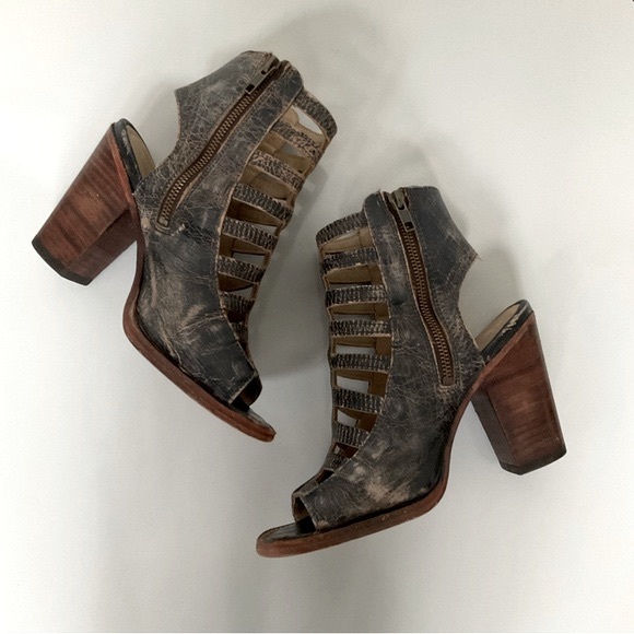 Bed Stu Shoes - Bed Stu Distressed Leather Platform Sandals. Size 8 EUC